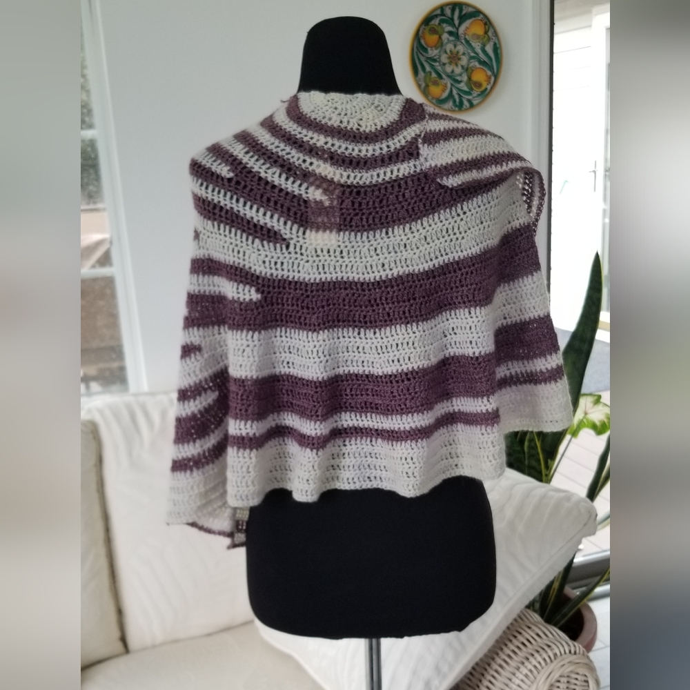 One-sided wrap with stripe effect. - Picture 7 of 7